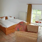 Am Esch Apartman *